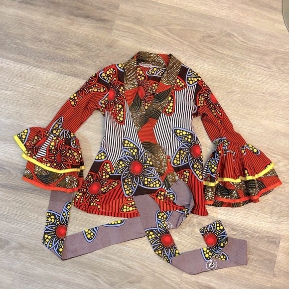 Gorgeous Vintage Boho Multiwear Multicolored Blouse with Ruffle Sleeves. - Picture 2 of 12
